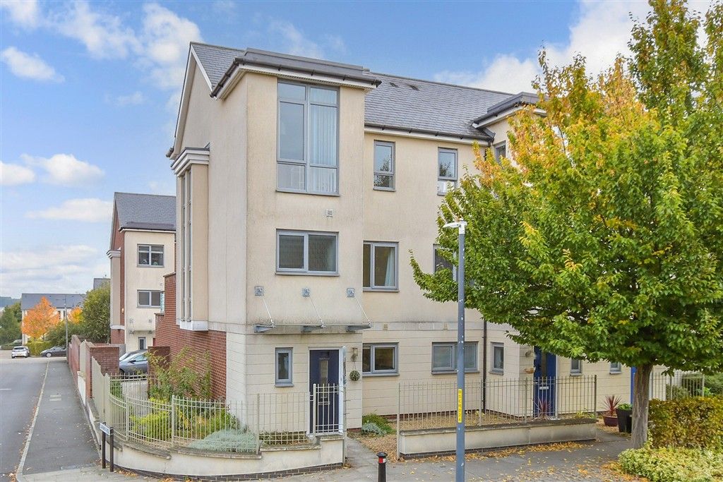 Property photo 3 of 10 External (Web)