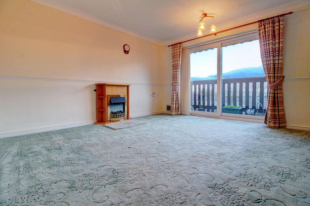 Property photo 2 of 11 Picture No. 29