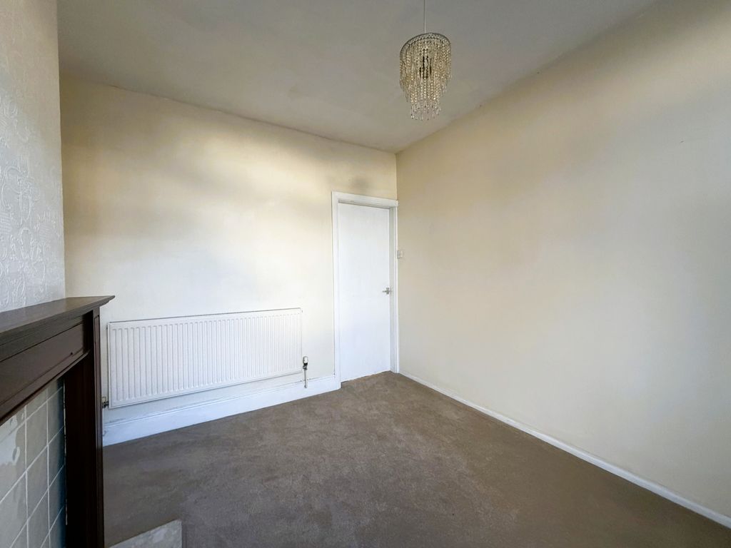 Property photo 3 of 17 Photo 8