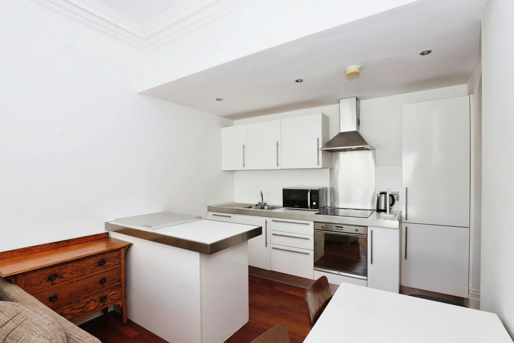 Property photo 2 of 17 Photography