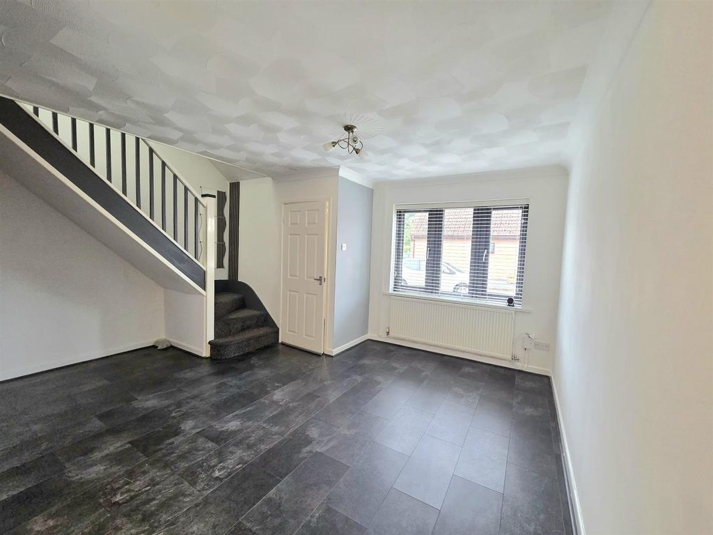 Property photo 2 of 17 26 Castel Morgraig Lounge.Jpg