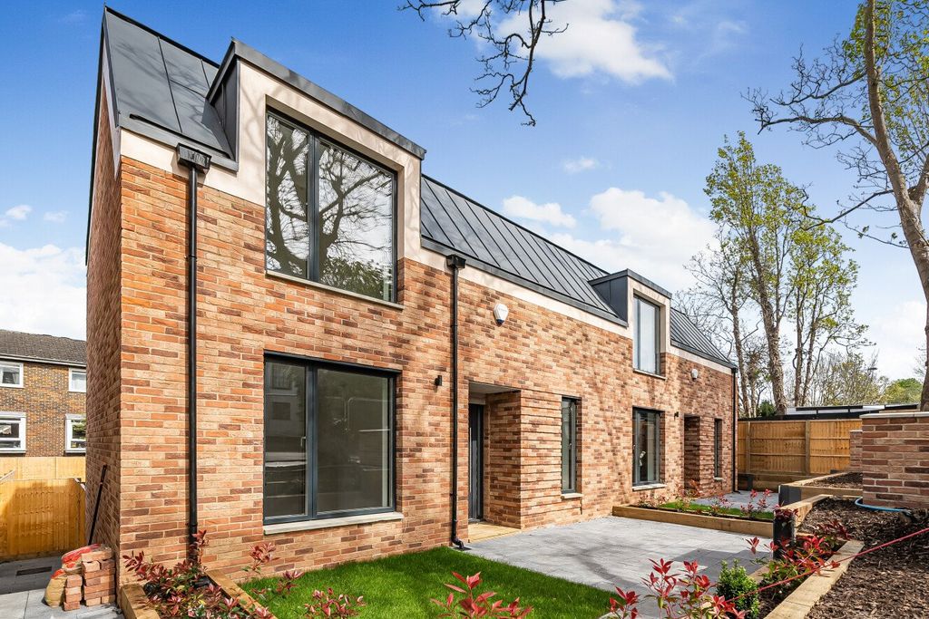 Property photo 1 of 27 Picture No. 79