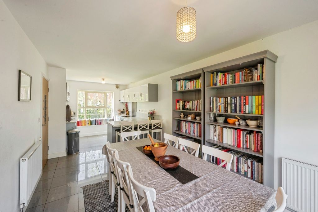 Property photo 3 of 16 Pbox-Img.Jpg