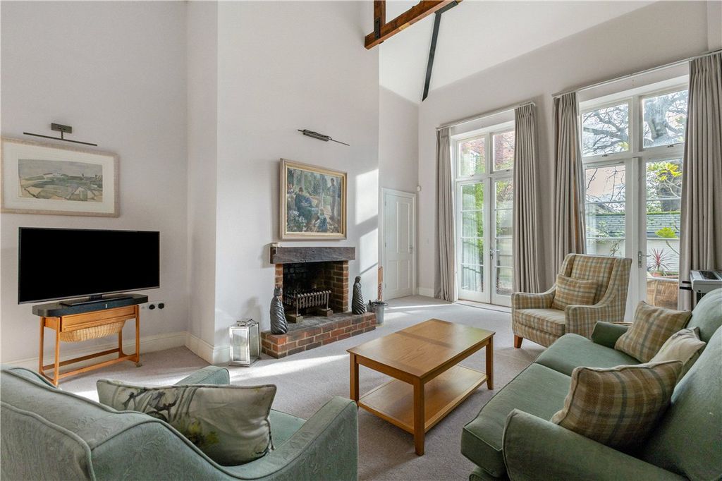 Property photo 3 of 9 Sitting Room