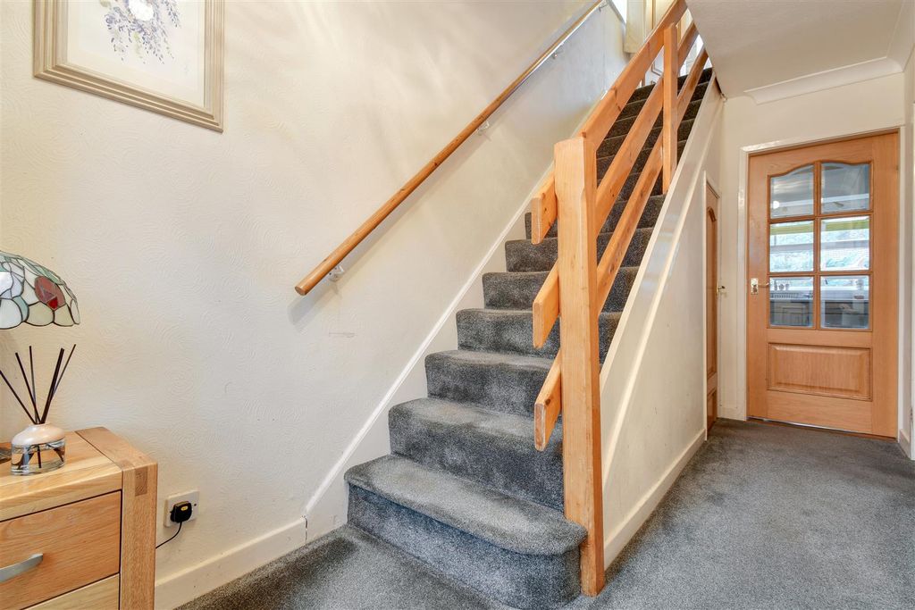 Property photo 3 of 23 Entrance Hallway