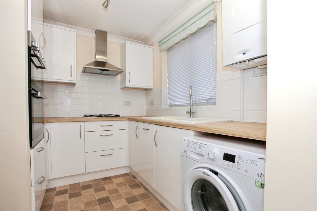 Property photo 2 of 20 Kitchen