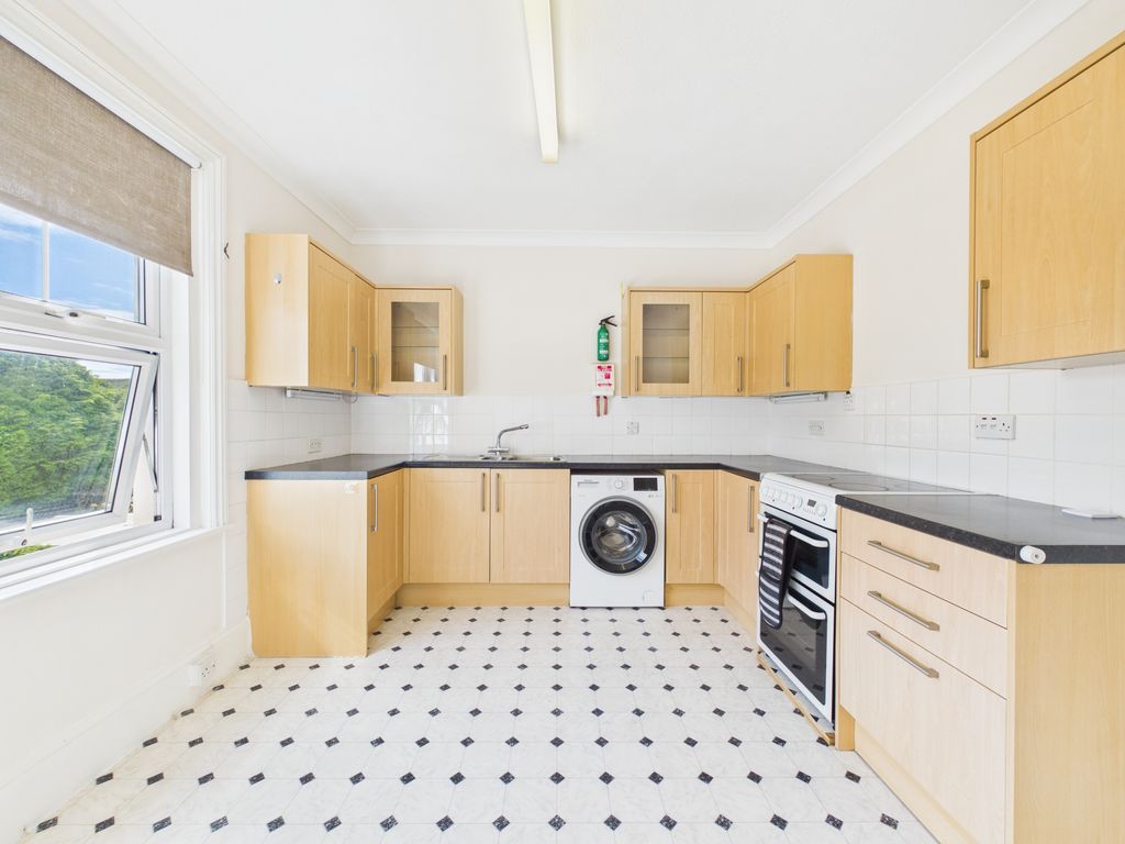 Property photo 2 of 7 Kitchen