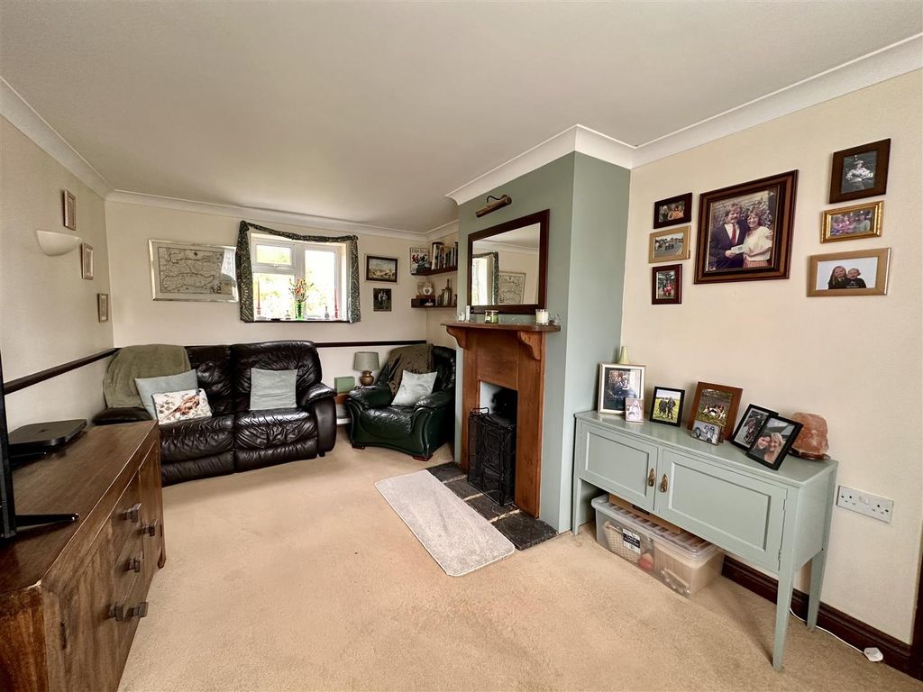 Property photo 3 of 22 Tempimagegcoxak.Jpg