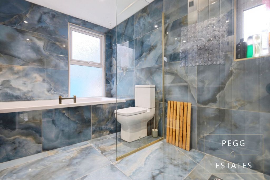 Property photo 1 of 31