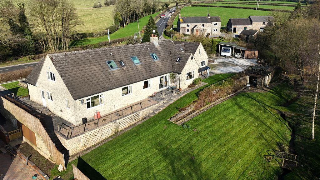 Property photo 2 of 29