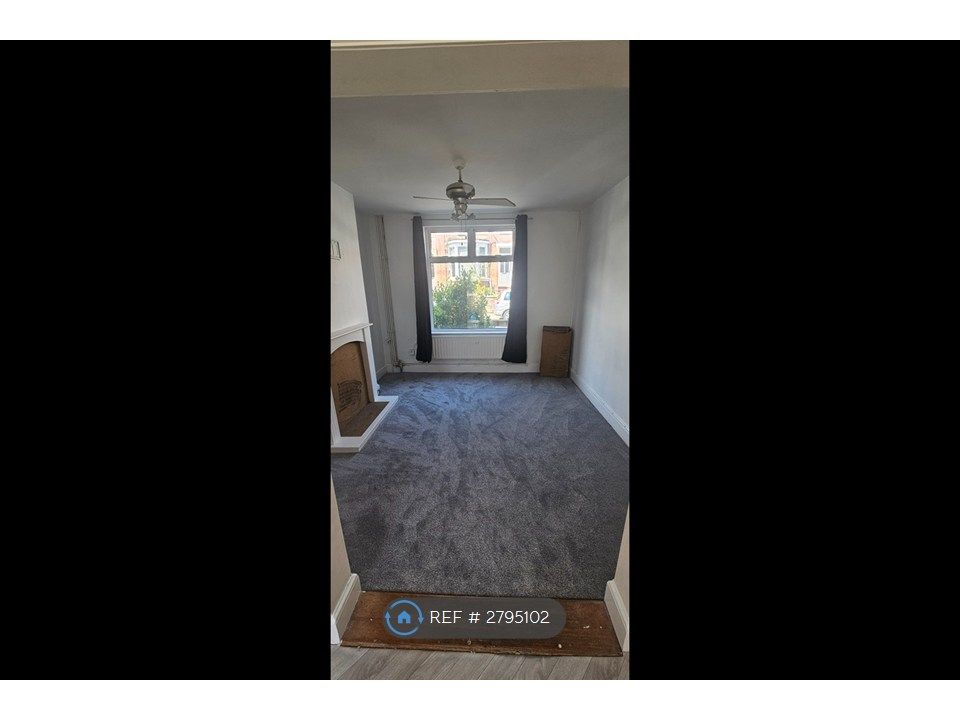 Property photo 2 of 35