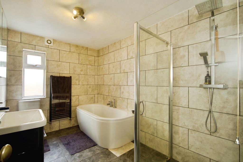 Property photo 2 of 19 Pbox-Img.Jpg