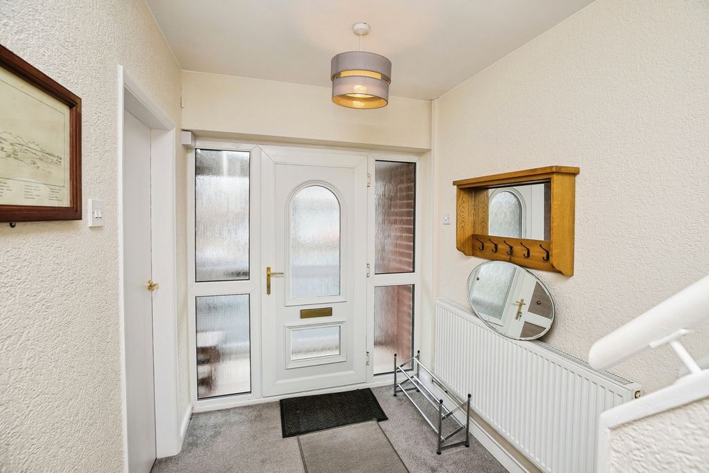 Property photo 2 of 17 Photo