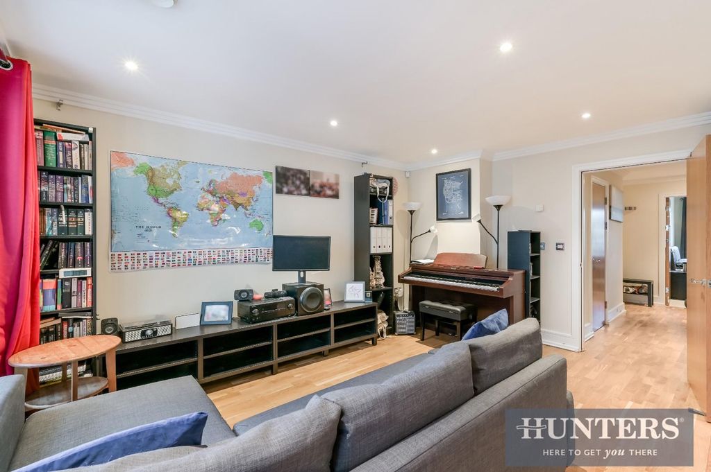 Property photo 3 of 14 Adams Quarter, -7.Jpg