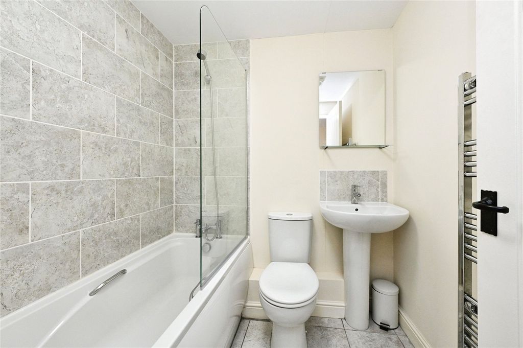 Property photo 3 of 18 Picture No. 23