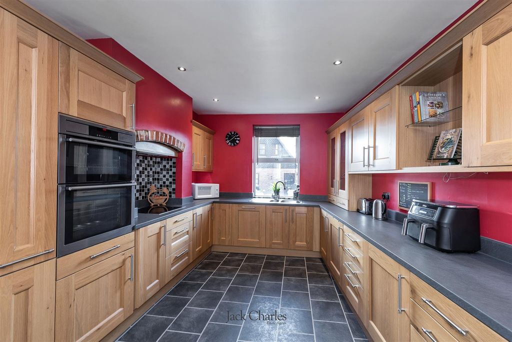 Property photo 2 of 22 193 Tonbridge Rd, Me18 5Ny 003.Jpg