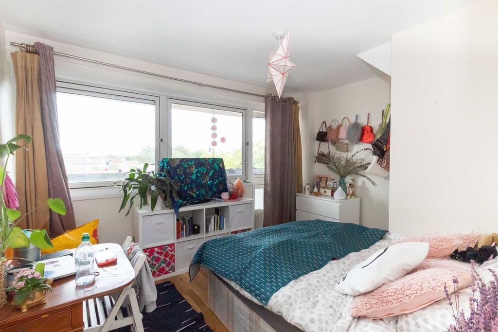 Property photo 3 of 5