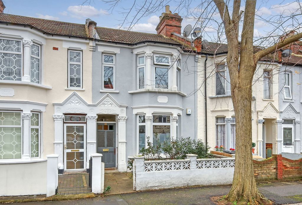 Property photo 1 of 18