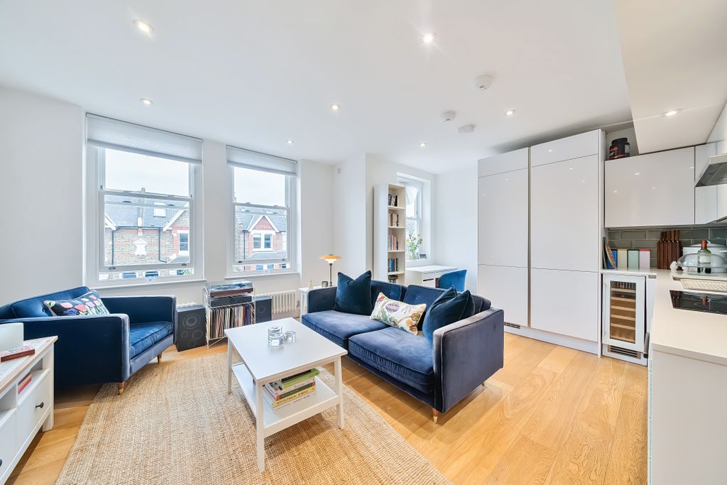 Property photo 2 of 10 Bedroom 1