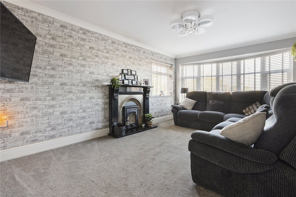 Property photo 3 of 46 Picture No. 06