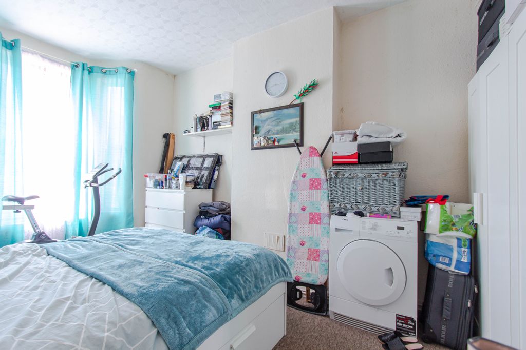 Property photo 2 of 6