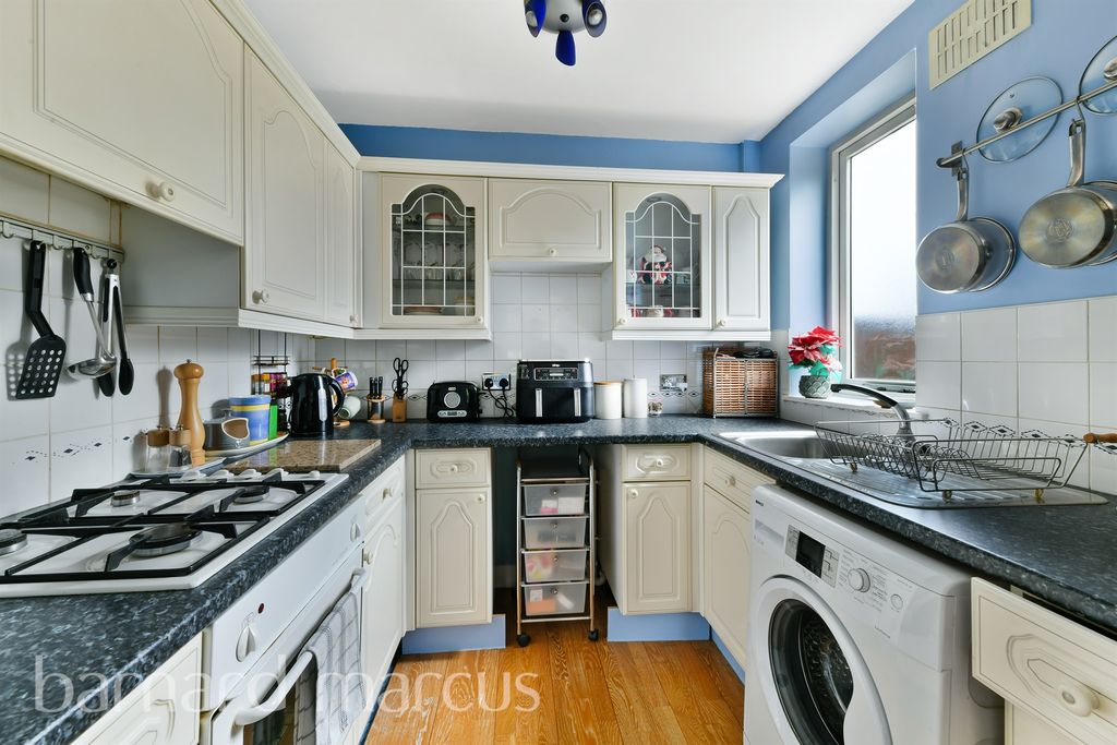 Property photo 2 of 17