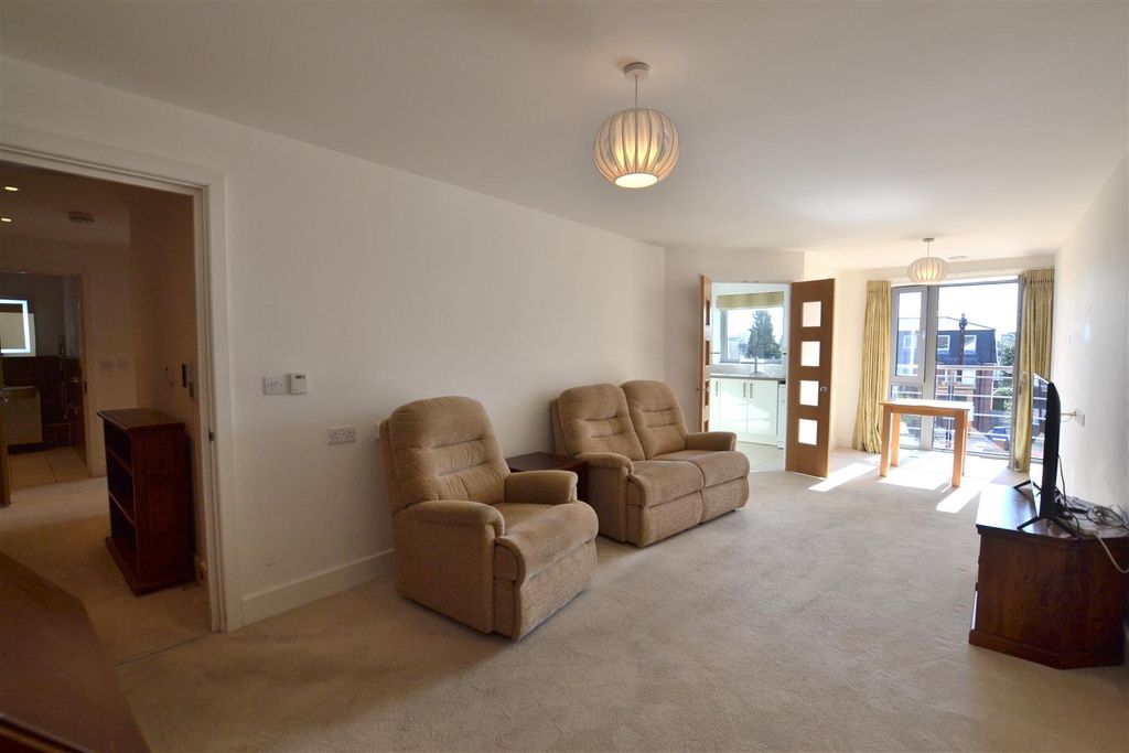Additional image 5 of 2 bed flat for saleKings Place, Fleet GU51