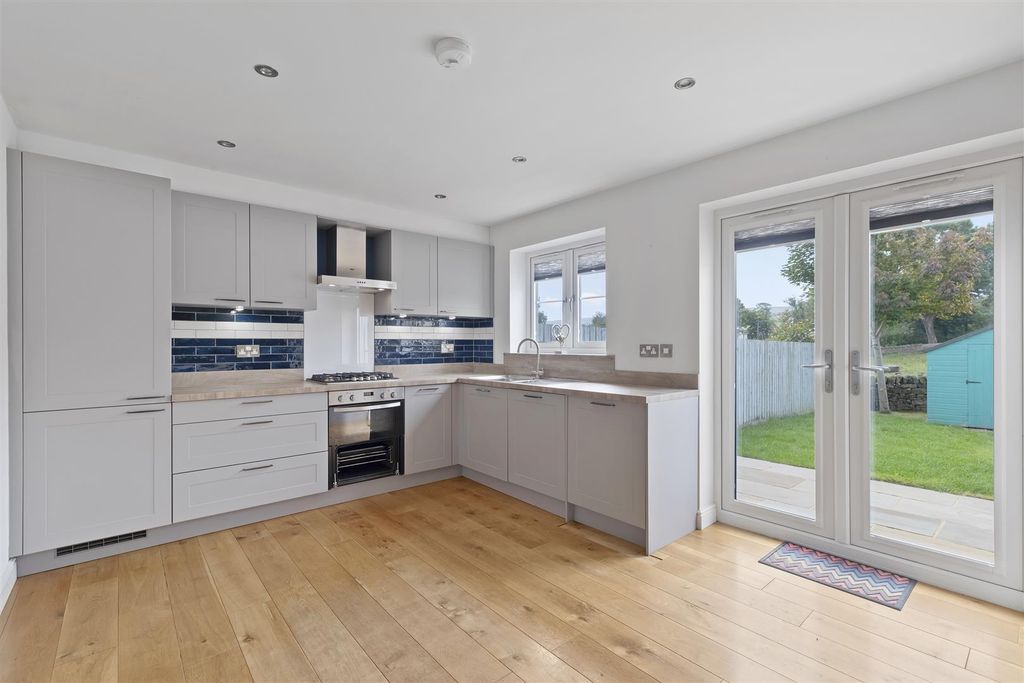 Property photo 2 of 16 Kitchen.Jpg