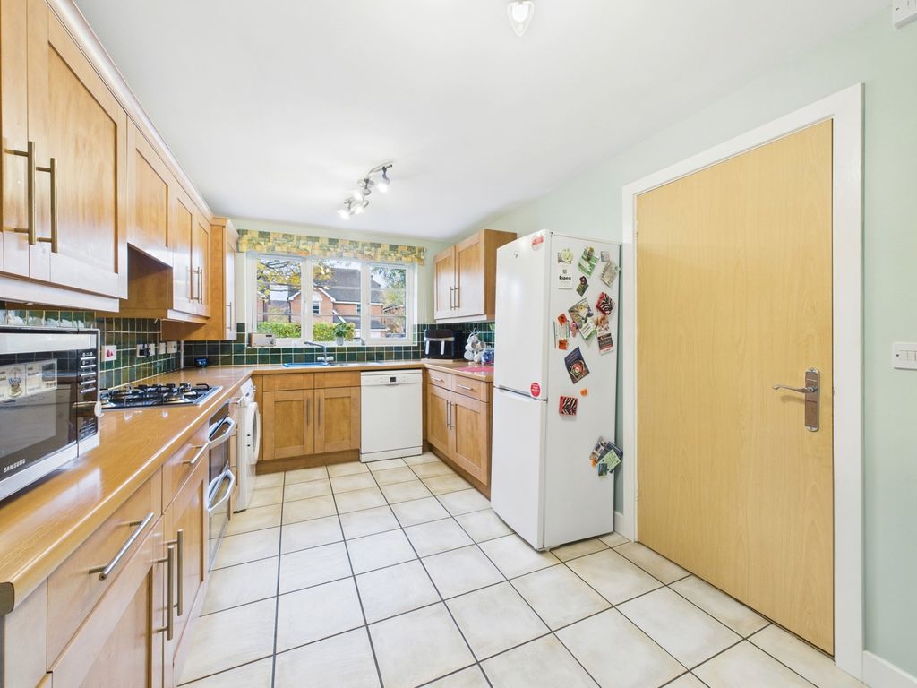 Property photo 2 of 16 Kitchen