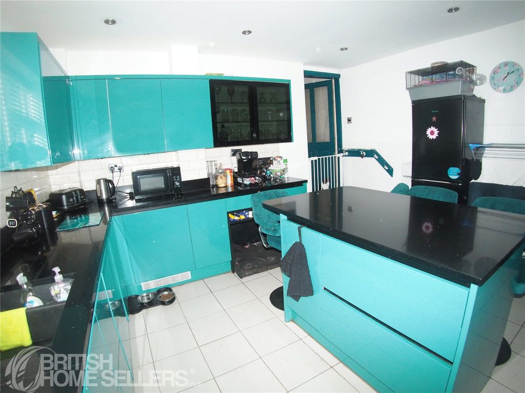 Property photo 3 of 20 Picture No. 12