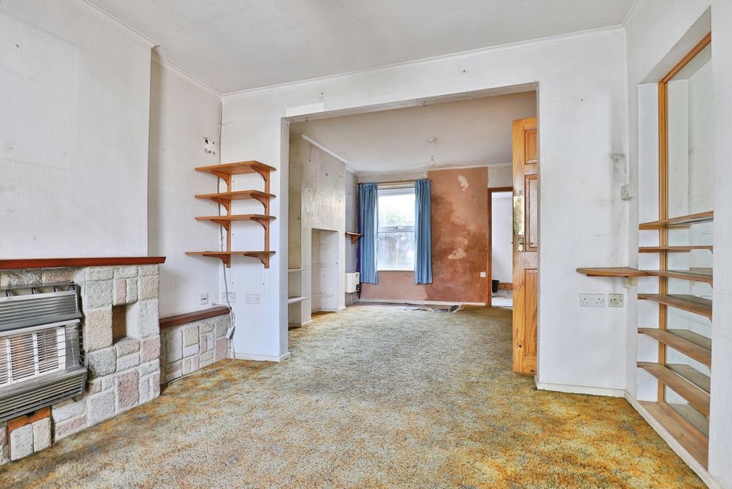 Property photo 3 of 23 Pbox-Img.Jpg