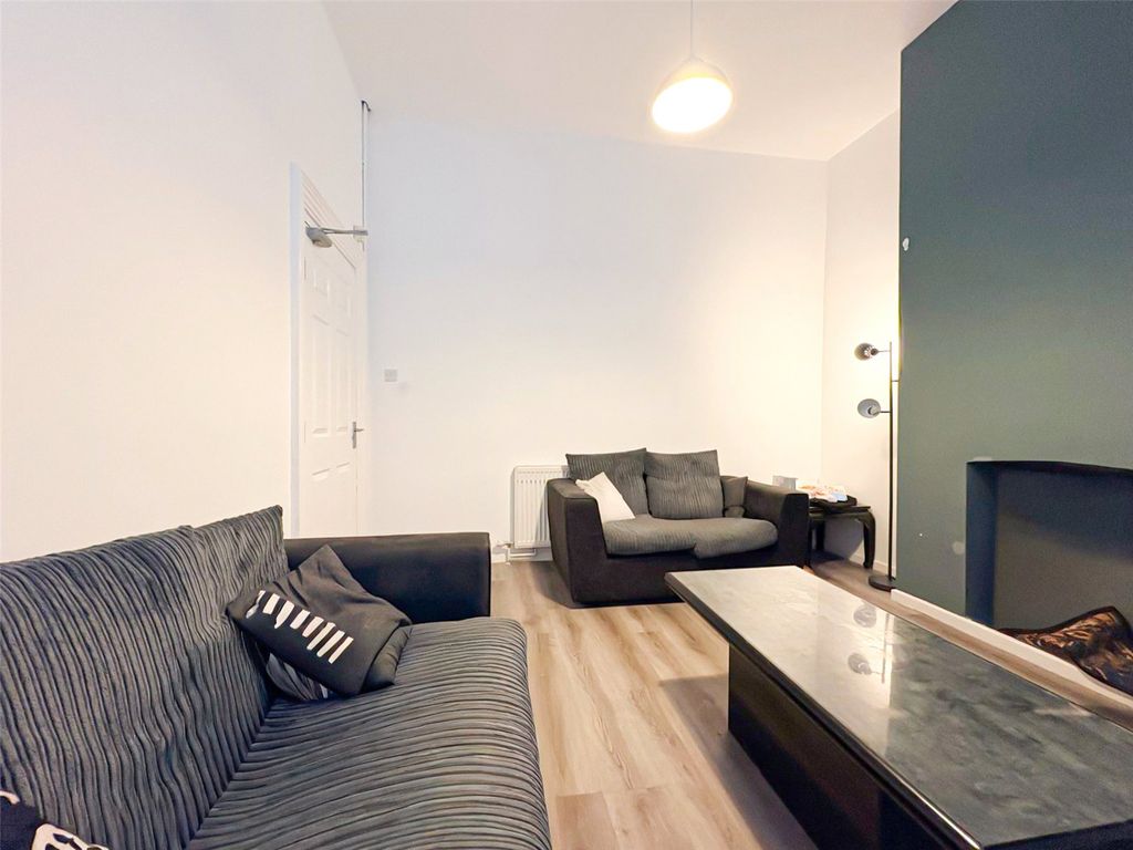 Property photo 3 of 12 Picture No. 08