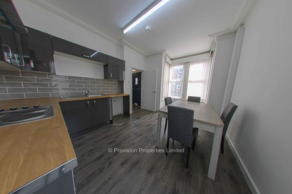 Property photo 2 of 9 Photo