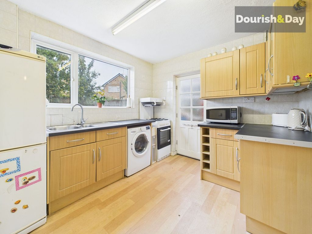 Property photo 3 of 13 Kitchen
