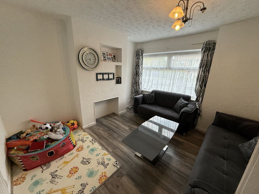 Property photo 2 of 9 Gallery