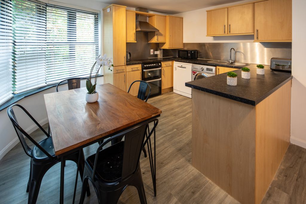 Property photo 3 of 12 Hope Court Flat 1 Kitchen 2