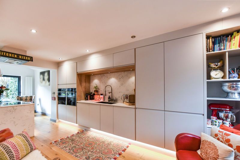 Property photo 2 of 23 Photo 8