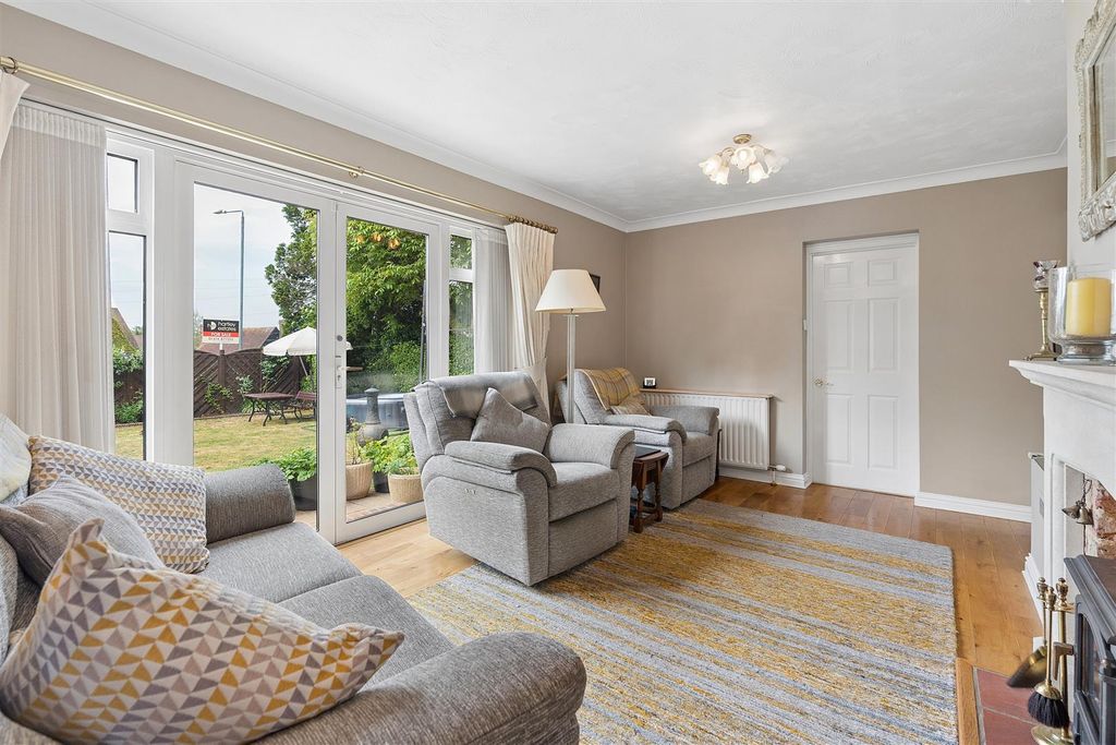 Property photo 2 of 19 Jumelles-Hr6.Jpg