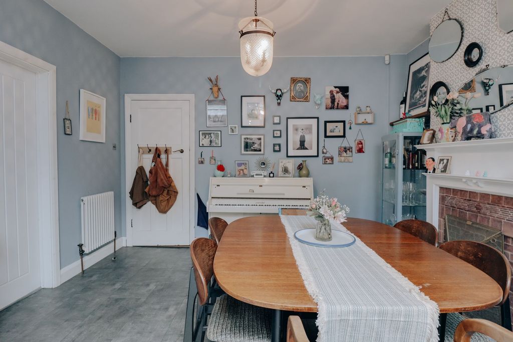 Property photo 3 of 14 Dining Area