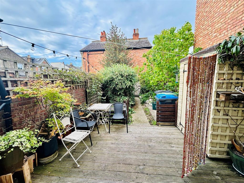 Property photo 1 of 6 Elm Garden.Jpg