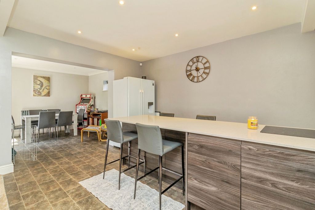 Property photo 2 of 30 Pbox-Img.Jpg