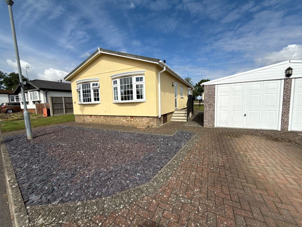 Property photo 2 of 18 4391531