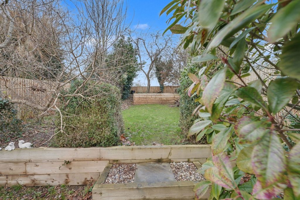 Property photo 2 of 28