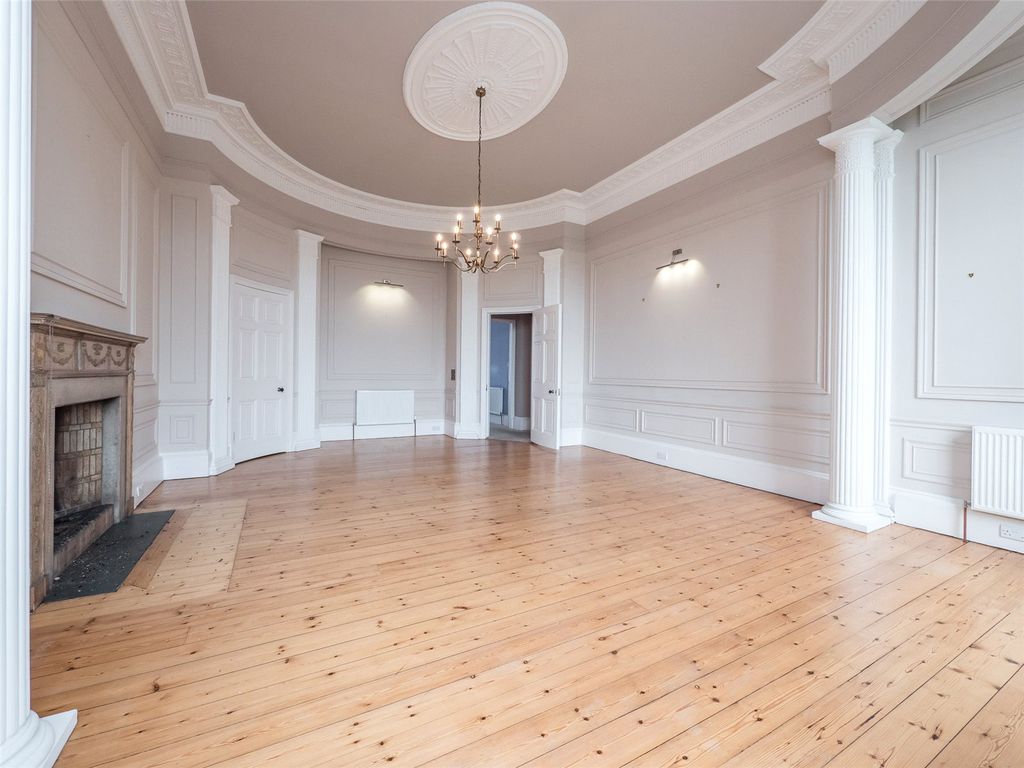Property photo 1 of 19 Picture No. 02