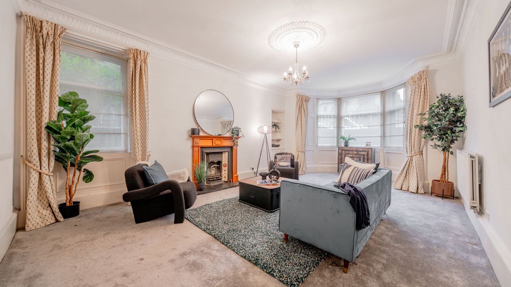 Property photo 2 of 27