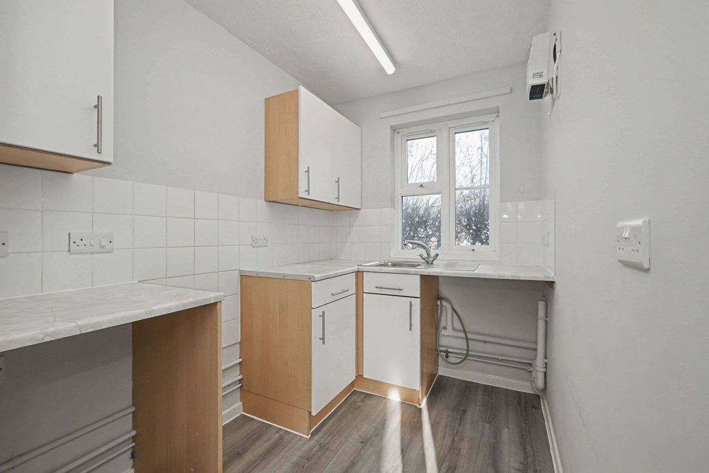 Property photo 2 of 12 26 Christchurch Way, Melbourne Ave, Dover, Ct16 2Rg