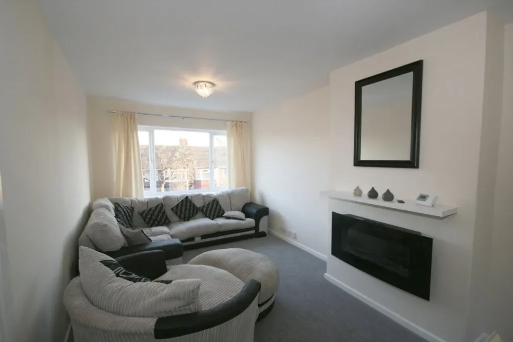 Property photo 3 of 7 Lounge