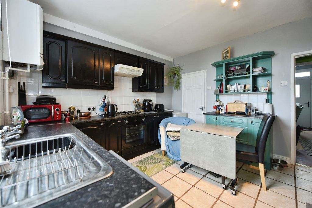 Property photo 3 of 14