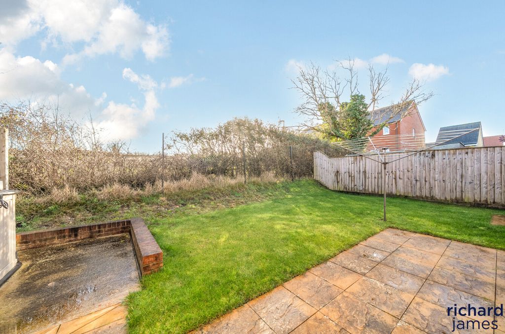 Property photo 2 of 11 0Ed46ce4c4404930A532B67F001446cd