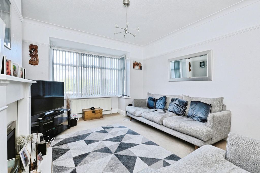 Property photo 2 of 20 Living Room